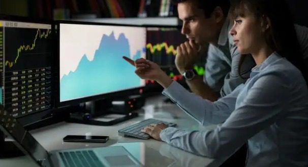 proprietary-trading-explained:-how-smart-traders-scale-without-risking-their-own-cash